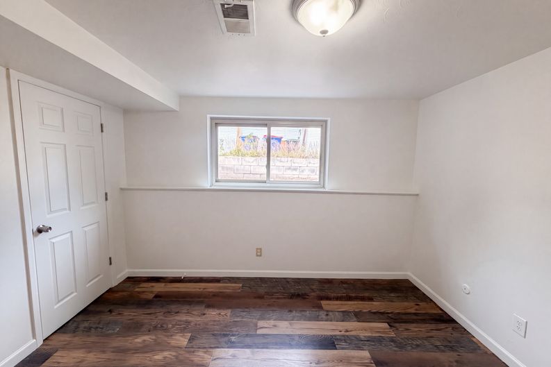 Photo 22 of 28 of 885 W 7th Avenue Dr, Broomfield, CO