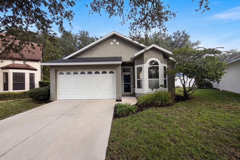Photo 21 of 24 of 33450 Irongate Dr, Leesburg, FL