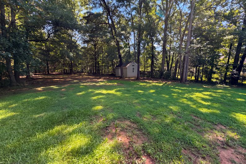 Photo 31 of 33 of 10124 Windtree Ln, Charlotte, NC