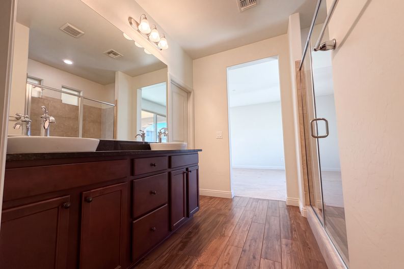 Photo 17 of 30 of 31 Berneri Dr, Las Vegas, NV