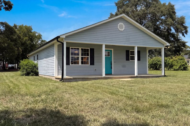 Photo 16 of 19 of 702 S Fayetteville Ave, Dunn, NC