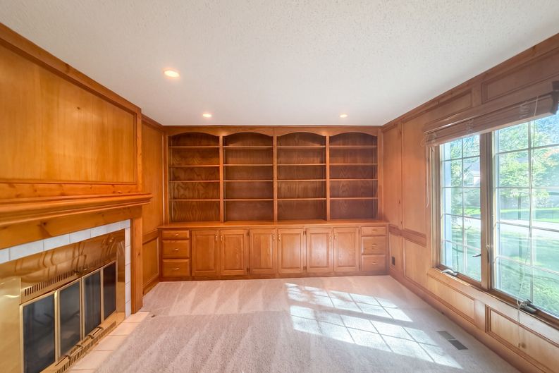Photo 37 of 47 of 12600 Pawnee Ln, Leawood, KS