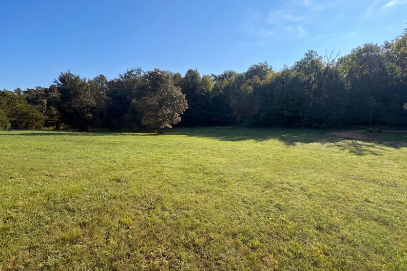 Photo 33 of 37 of 605 Tugaloo Rd, Travelers Rest, SC