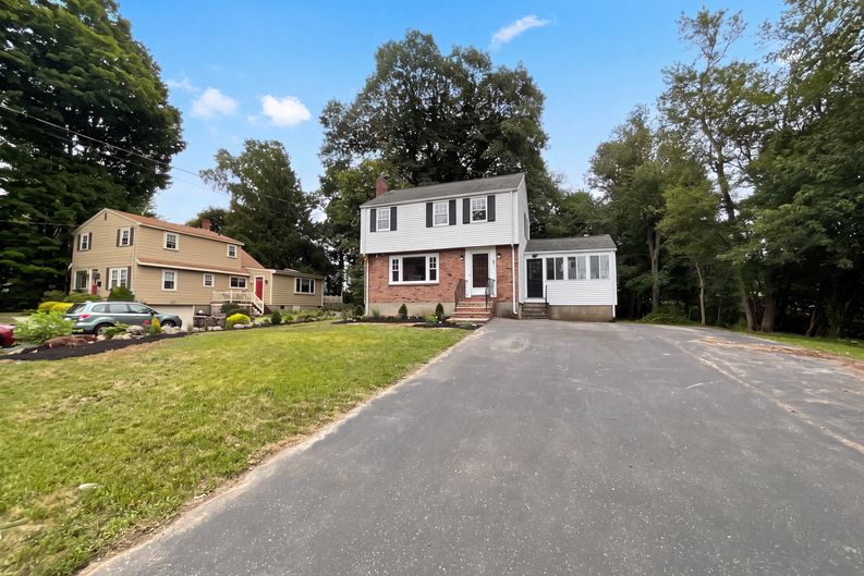 Photo 23 of 28 of 48 Woodlawn St, Randolph, MA