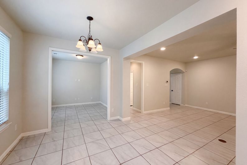 Photo 15 of 39 of 9332 Kaitlyn Ct, Lantana, TX