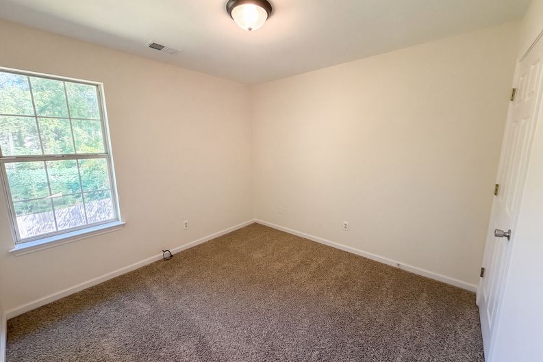 Photo 11 of 19 of 218 Stonewood Dr, West Columbia, SC