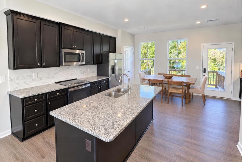 Photo 8 of 26 of 3344 Beeler Ln, Charlotte, NC
