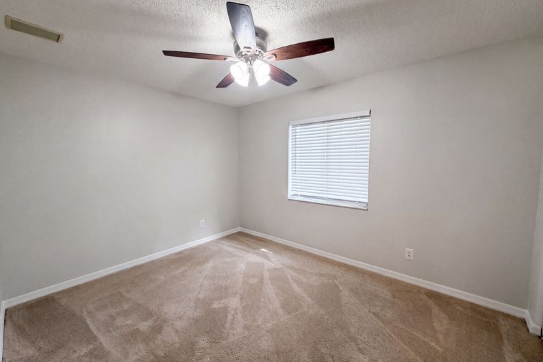 Photo 10 of 18 of 1719 Needle Palm Dr, Edgewater, FL