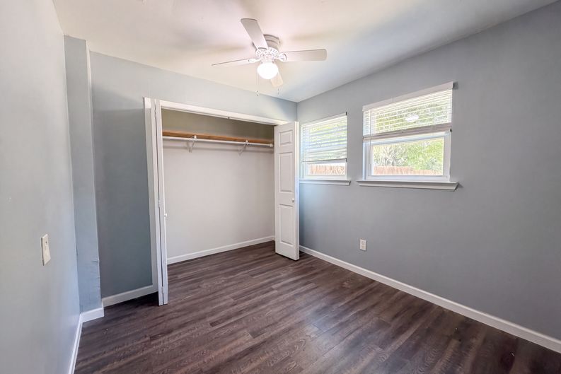Photo 11 of 17 of 1012 Turner St, Cleburne, TX