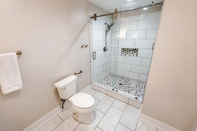 Photo 36 of 44 of 4000 Amberley Ln, Marietta, GA