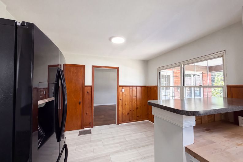 Photo 6 of 21 of 1304 Coolidge Ave, Cincinnati, OH