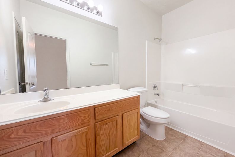 Photo 14 of 21 of 11327 Grass Lake Ln, Richmond, TX