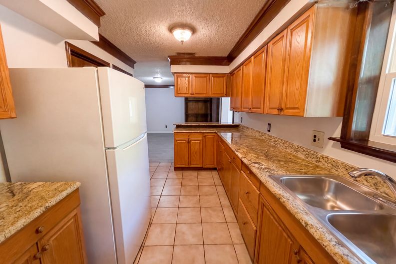 Photo 6 of 18 of 4017 Ambassador Way, Balch Springs, TX