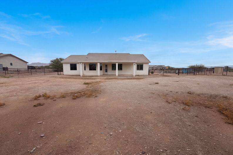 Photo 5 of 17 of 3229 W Silverdale Rd, San Tan Valley, AZ