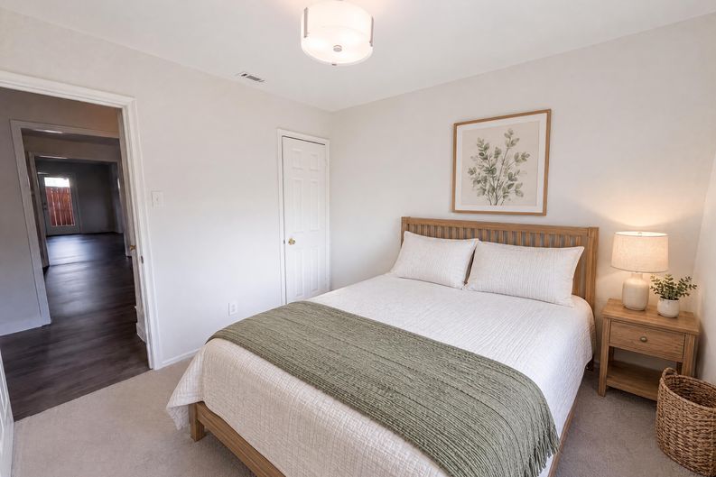 Photo 18 of 23 of 8540 Foxwood Ln, Dallas, TX