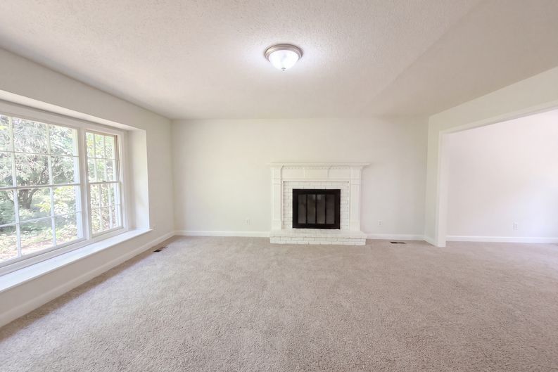 Photo 3 of 41 of 2618 Speas Rd, Winston Salem, NC