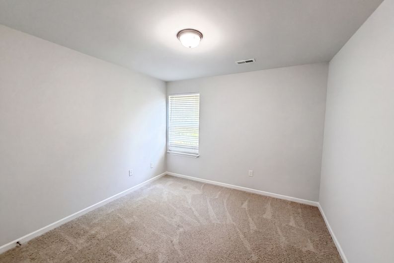 Photo 13 of 21 of 129 Saddlebrook Ave, Pickens, SC