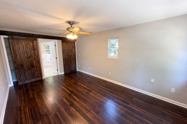 Photo 4 of 31 of 1322 Carolyn Dr, Charlotte, NC