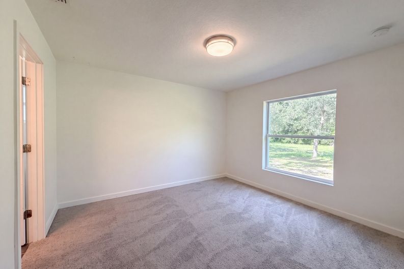 Photo 12 of 22 of 2840 S Shade Ave, Sarasota, FL