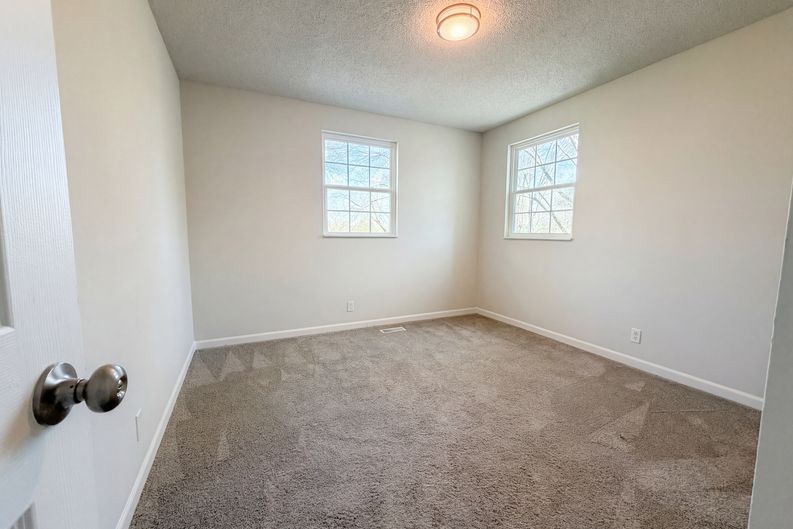 Photo 9 of 21 of 5148 Roxborough Dr, Hermitage, TN