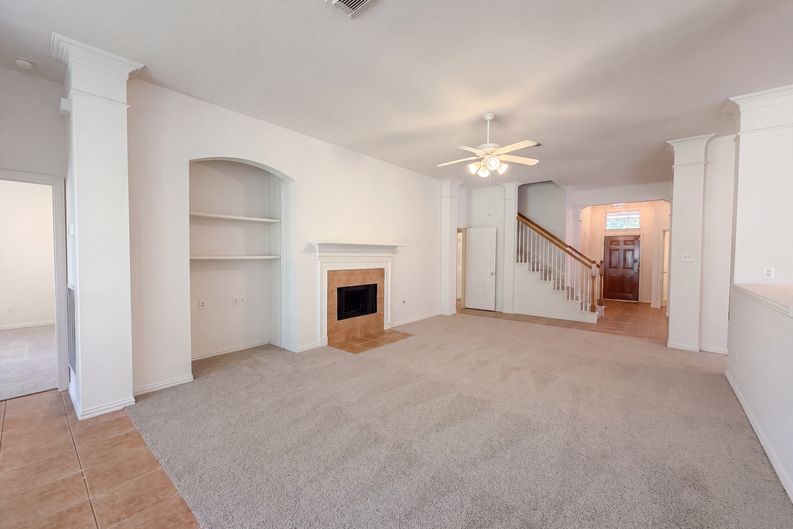 Photo 10 of 24 of 5307 Chatham Hill Ln, Houston, TX