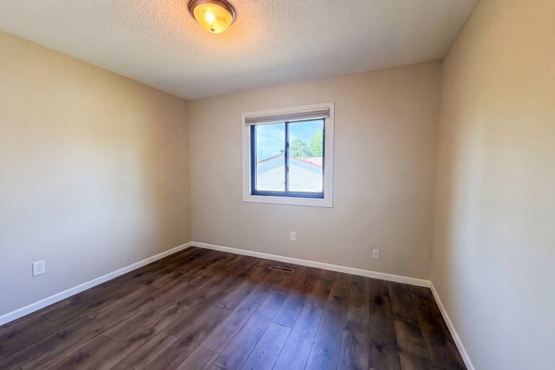 Photo 9 of 18 of 13397 Hughes Ct, Apple Valley, MN