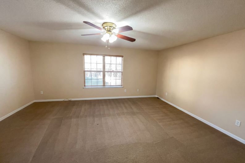 Photo 19 of 24 of 3062 Crest Ridge Cir SW, Marietta, GA