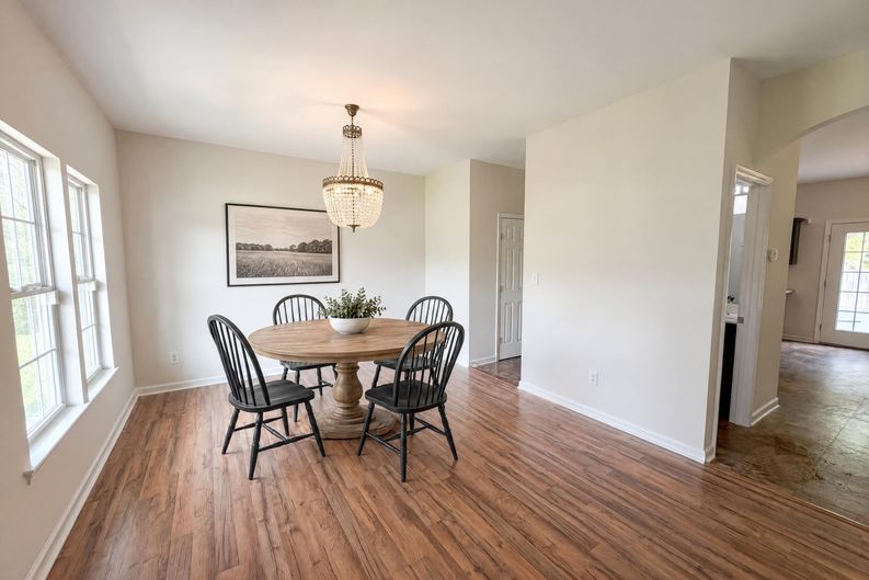 Photo 6 of 16 of 3705 Chancellorsville Ct, Raleigh, NC