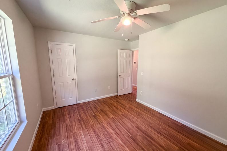 Photo 14 of 18 of 102 Hayworth Ave, Clinton, SC
