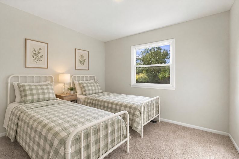 Photo 12 of 20 of 13449 Nascoby Ln, Woodbridge, VA