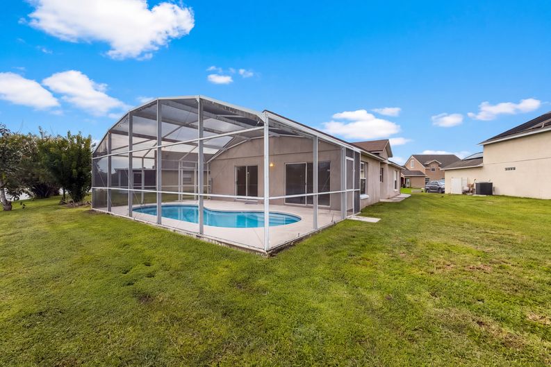 Photo 8 of 38 of 225 Southbridge Cir, Kissimmee, FL
