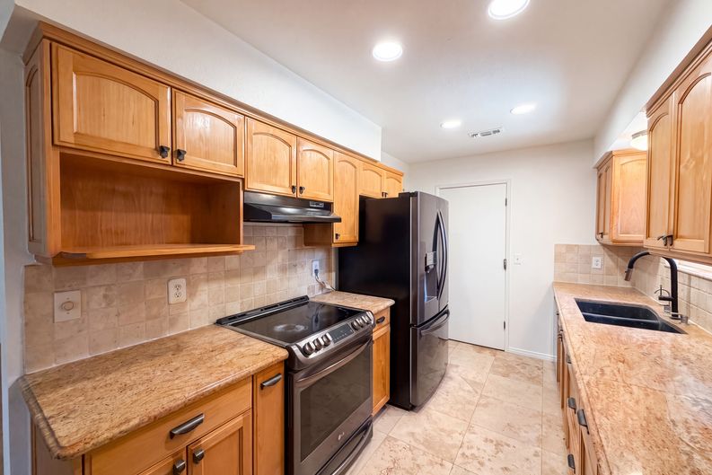 Photo 8 of 27 of 6620 Twining Way, Citrus Heights, CA