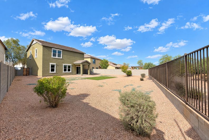 Photo 5 of 31 of 37335 W Cannataro Ln, Maricopa, AZ