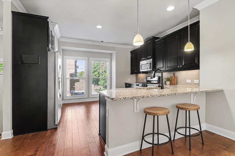 Photo 6 of 19 of 7910 Willoughby Ct, Alpharetta, GA