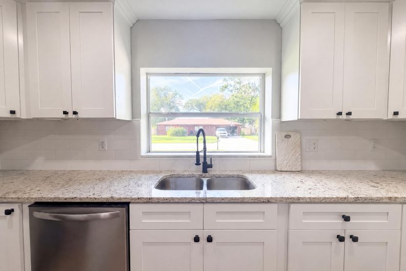 Photo 8 of 20 of 789 Little Pine Dr, South Daytona, FL