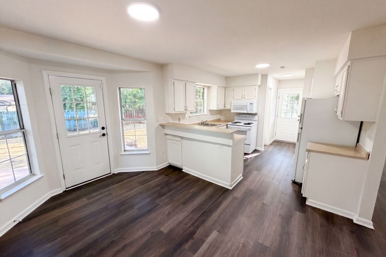 Photo 6 of 24 of 4720 Topsail Ct, Charlotte, NC