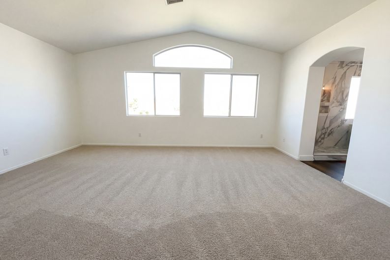 Photo 4 of 26 of 7848 Desert Bell Ave, Las Vegas, NV