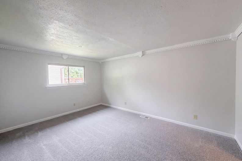 Photo 13 of 20 of 7533 Ardwell Dr, Indianapolis, IN