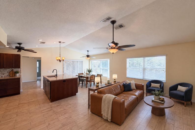 Photo 11 of 44 of 4573 Bayridge Ct, Spring Hill, FL