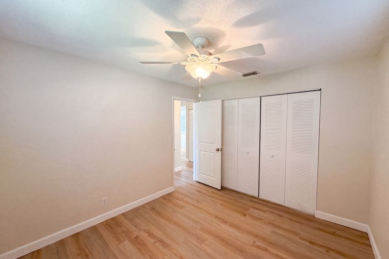 Photo 14 of 21 of 624 Sherman Rd, South Daytona, FL