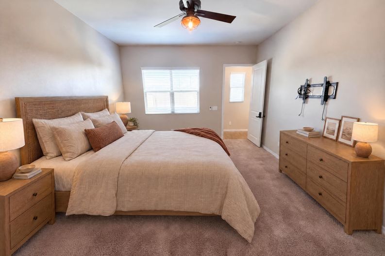 Photo 4 of 55 of 4511 N 93rd Dr, Phoenix, AZ