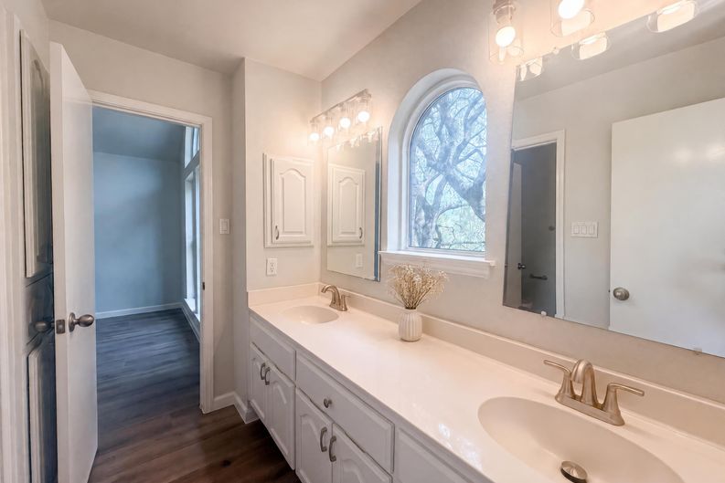 Photo 18 of 27 of 15626 Dove Meadow St, San Antonio, TX