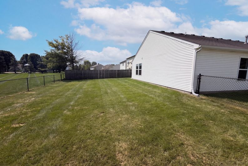 Photo 26 of 27 of 14301 Weeping Cherry Dr, Fishers, IN
