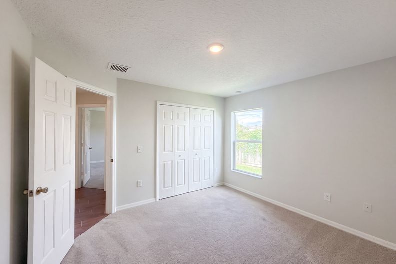Photo 9 of 25 of 2062 Dalton Ave, Deltona, FL