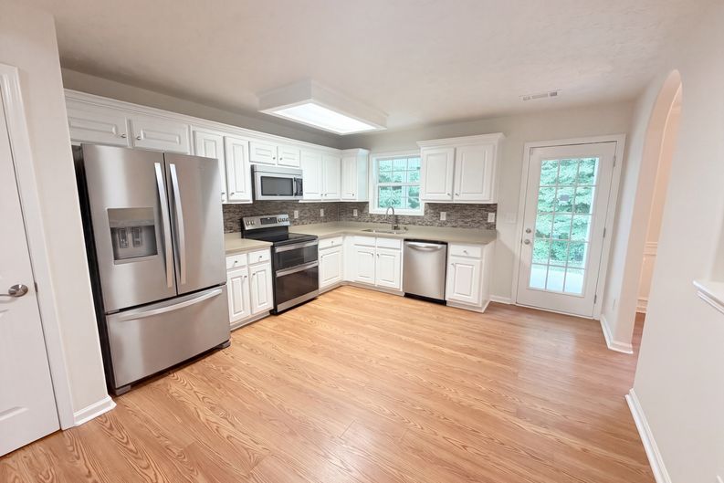 Photo 10 of 28 of 112 Platte St, Winder, GA