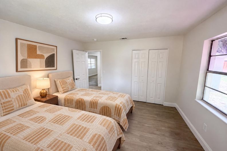 Photo 10 of 23 of 585 Hewett Dr, Orlando, FL