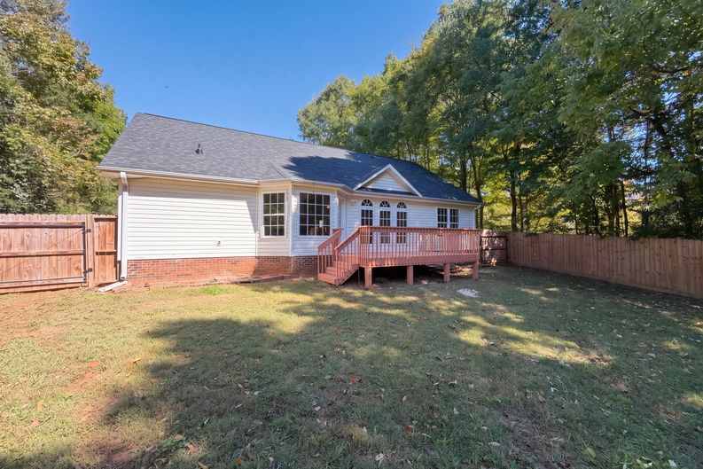 Photo 5 of 23 of 4315 Enoch Dr, Charlotte, NC