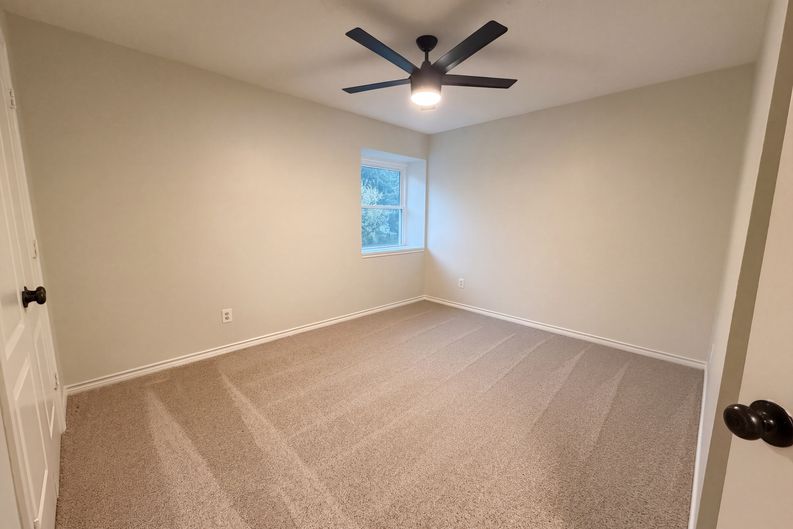 Photo 16 of 31 of 2228 Silverthorn Ln, Flower Mound, TX
