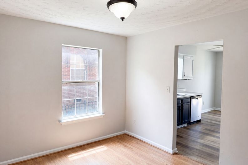 Photo 6 of 25 of 625 E Princess Anne Rd, Norfolk, VA