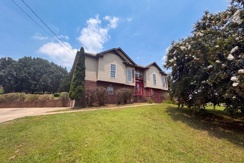 Photo 19 of 21 of 655 S Hillcrest Rd, Odenville, AL